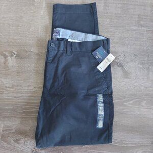 Men Gap Khakis_Black_Size: 36w x 30l _Brand new